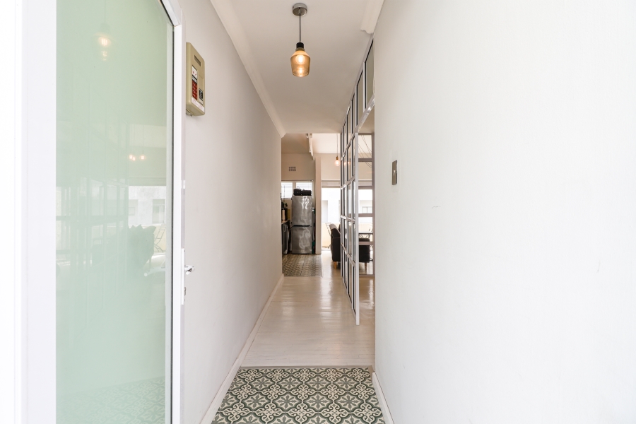 1 Bedroom Property for Sale in Sea Point Western Cape